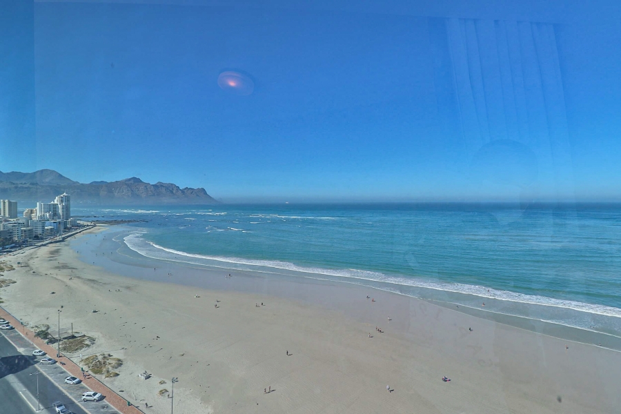 To Let 4 Bedroom Property for Rent in Strand North Western Cape
